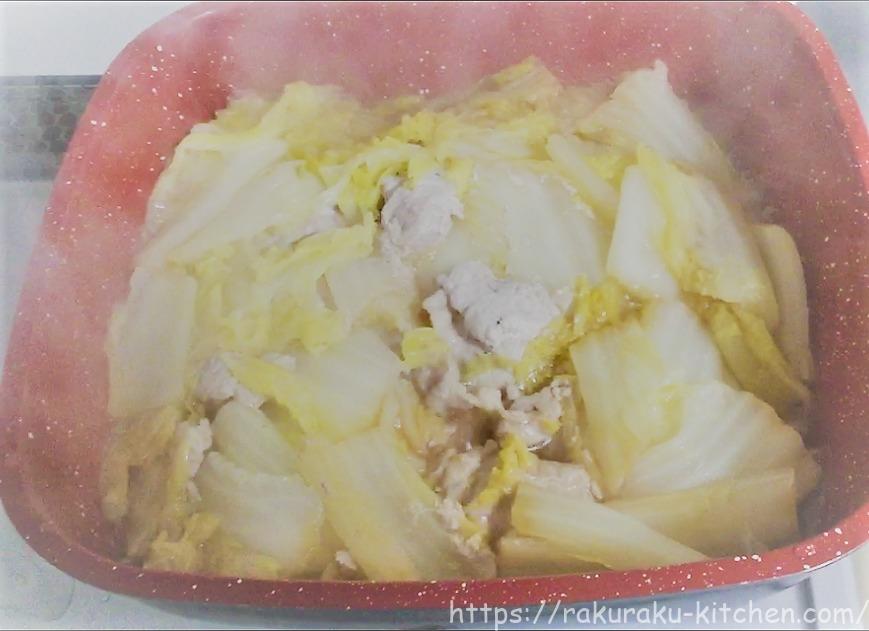 白菜と豚バラ肉の無水鍋